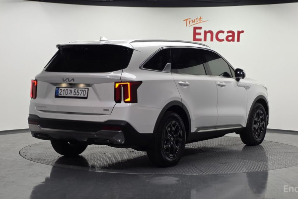 2025 Kia Sorento с пробегом 13 798 км