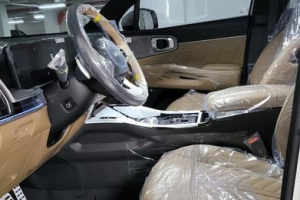 2025 Kia Sorento с пробегом 1 700 км