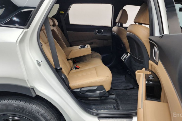 2023 Kia Sorento с пробегом 12 859 км