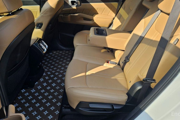 2023 Kia Sorento с пробегом 23 176 км