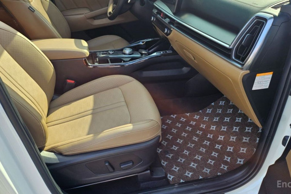 2023 Kia Sorento с пробегом 23 176 км