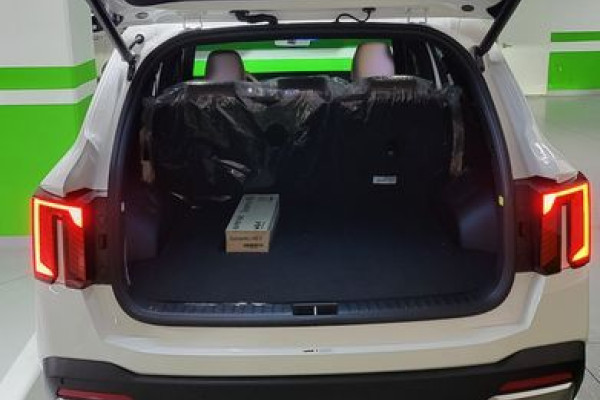 2025 Kia Sorento с пробегом 1 700 км