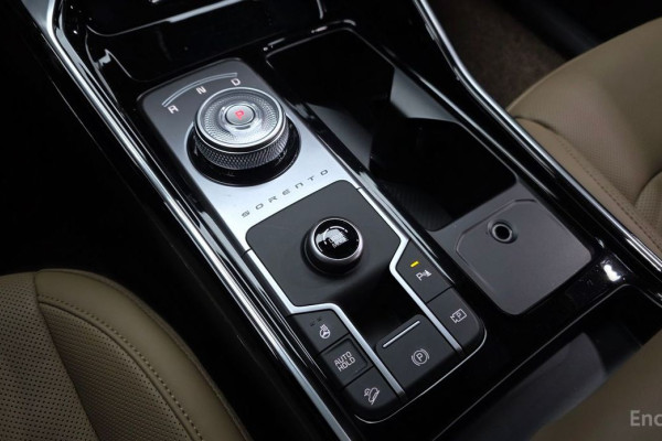 2025 Kia Sorento с пробегом 13 798 км