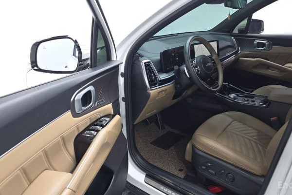 2025 Kia Sorento с пробегом 13 798 км