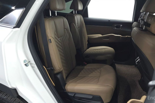 2025 Kia Sorento с пробегом 13 798 км