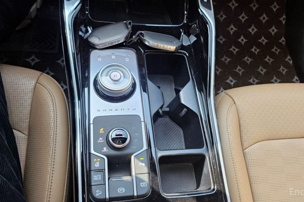 2023 Kia Sorento с пробегом 23 176 км