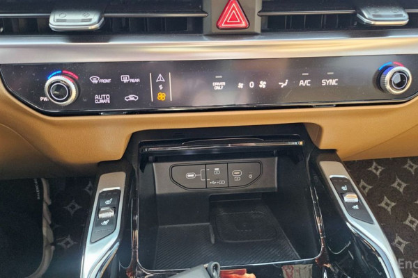 2023 Kia Sorento с пробегом 23 176 км