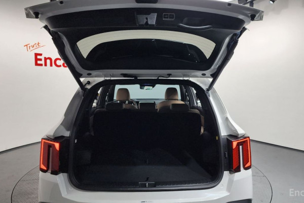 2023 Kia Sorento с пробегом 12 859 км