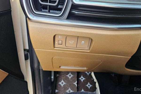 2023 Kia Sorento с пробегом 23 176 км