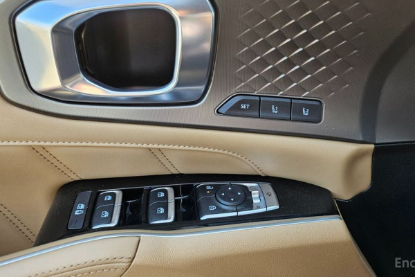 2023 Kia Sorento с пробегом 23 176 км