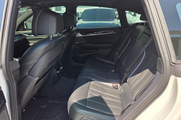 2023 BMW 6 серии с пробегом 67 632 км