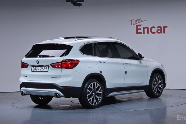 2022 BMW X1 с пробегом 71 979 км