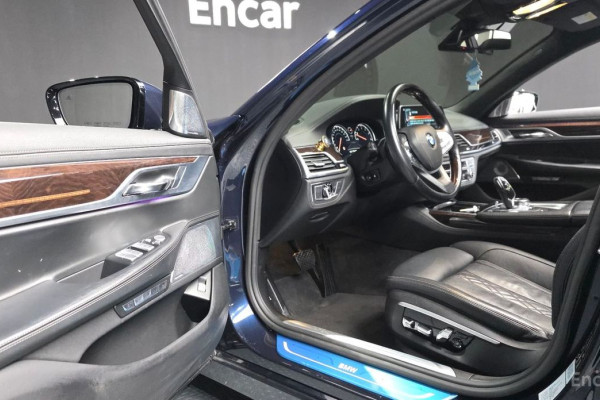 2016 BMW 7 серии с пробегом 142 996 км