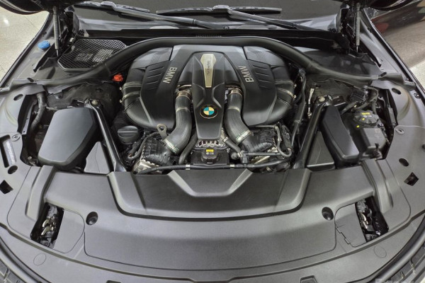 2016 BMW 7 серии с пробегом 143 797 км