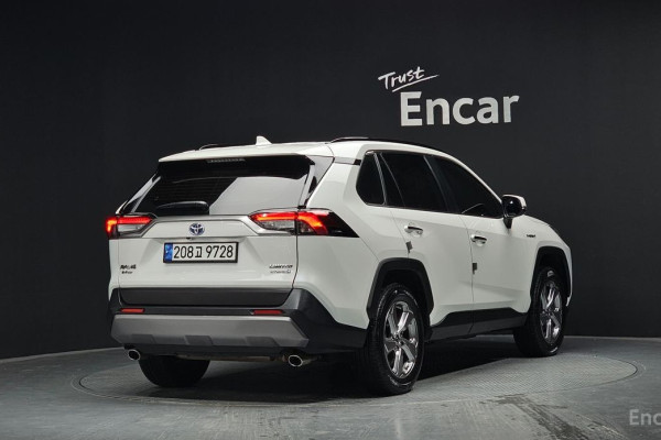 2021 Toyota RAV4 с пробегом 70 457 км