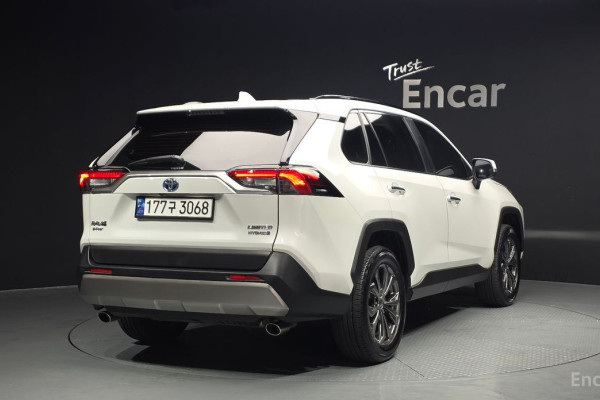 2023 Toyota RAV4 с пробегом 104 676 км
