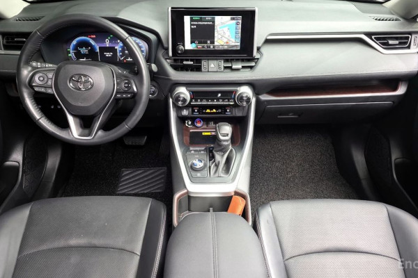 2023 Toyota RAV4 с пробегом 104 676 км