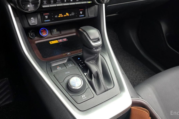 2023 Toyota RAV4 с пробегом 104 676 км