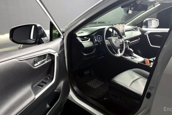 2023 Toyota RAV4 с пробегом 104 676 км