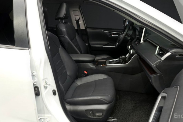 2023 Toyota RAV4 с пробегом 104 676 км