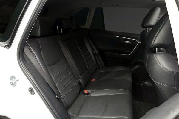 2023 Toyota RAV4 с пробегом 104 676 км