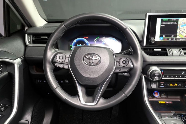 2023 Toyota RAV4 с пробегом 104 676 км