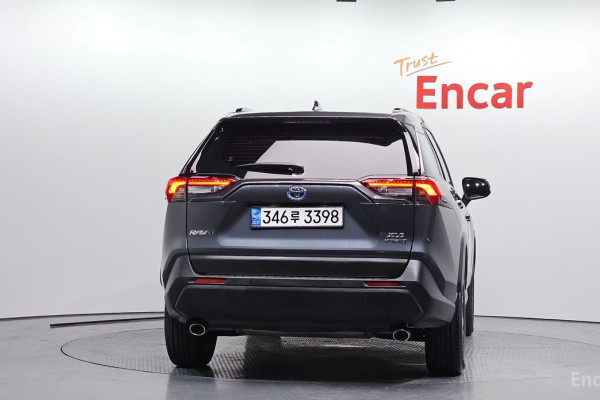 2023 Toyota RAV4 с пробегом 37 466 км