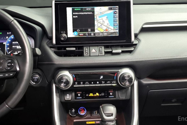 2023 Toyota RAV4 с пробегом 104 676 км