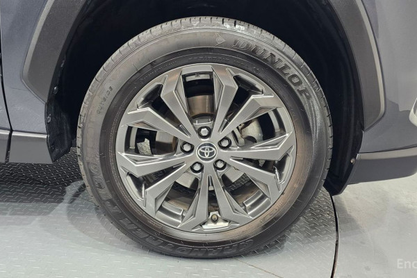 2023 Toyota RAV4 с пробегом 37 466 км