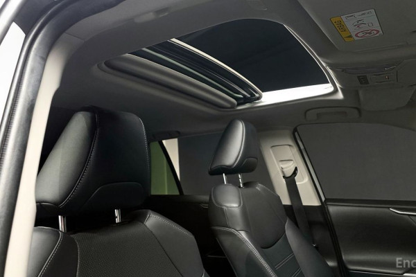 2023 Toyota RAV4 с пробегом 104 676 км