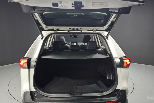 2021 Toyota RAV4 с пробегом 70 457 км