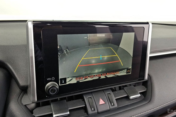 2023 Toyota RAV4 с пробегом 12 945 км