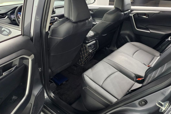 2023 Toyota RAV4 с пробегом 37 466 км