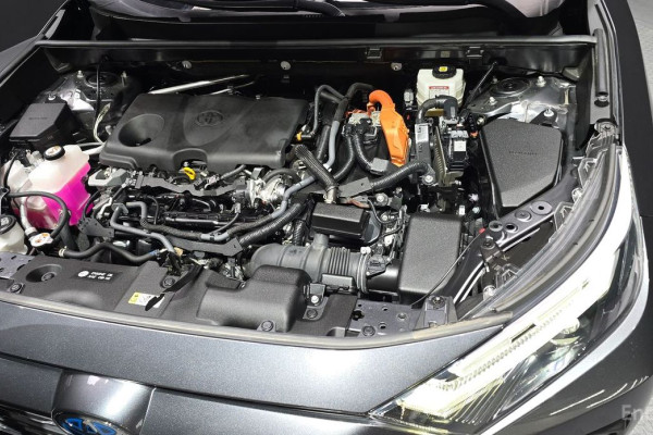 2023 Toyota RAV4 с пробегом 32 231 км