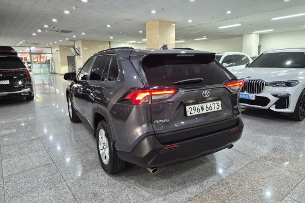 2019 Toyota RAV4 с пробегом 120 064 км