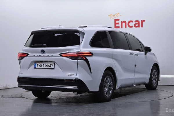 2022 Toyota Sienna с пробегом 27 073 км