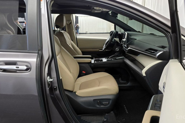 2022 Toyota Sienna с пробегом 72 166 км