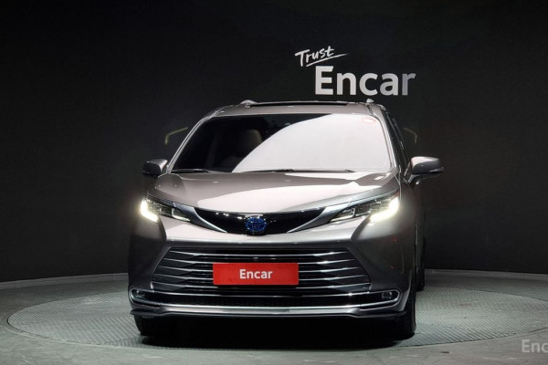 2022 Toyota Sienna с пробегом 72 899 км