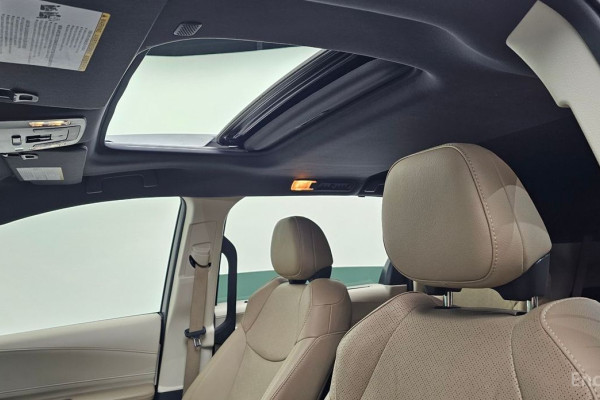 2022 Toyota Sienna с пробегом 27 073 км