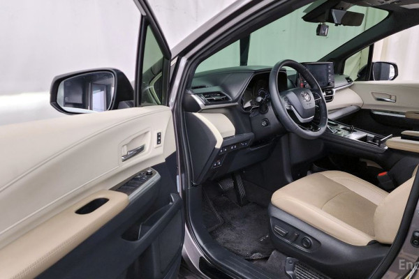 2022 Toyota Sienna с пробегом 25 861 км