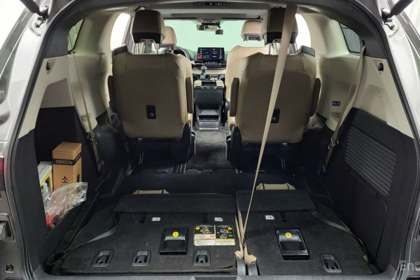 2022 Toyota Sienna с пробегом 25 861 км