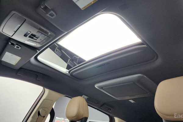 2023 Toyota Sienna с пробегом 25 586 км