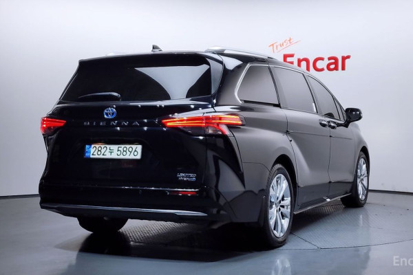 2022 Toyota Sienna с пробегом 10 397 км