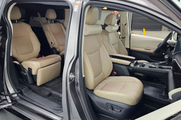 2022 Toyota Sienna с пробегом 32 611 км