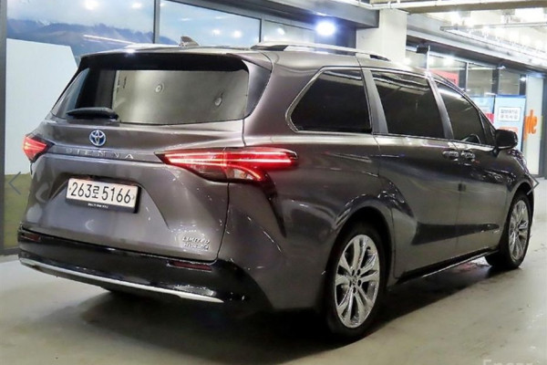 2021 Toyota Sienna с пробегом 101 199 км
