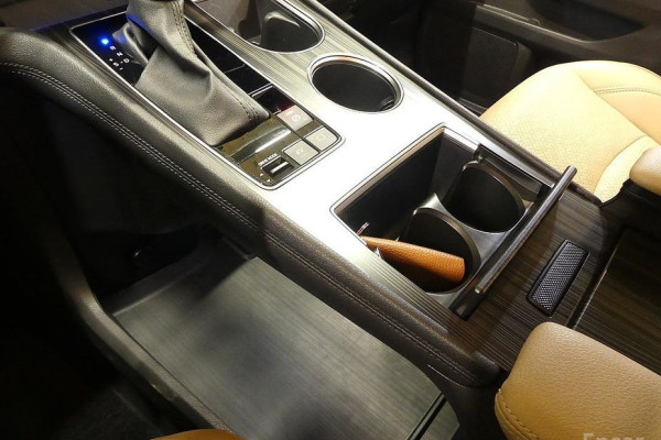 2023 Toyota Sienna с пробегом 30 331 км