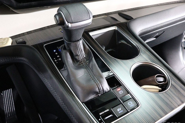 2023 Toyota Sienna с пробегом 33 945 км