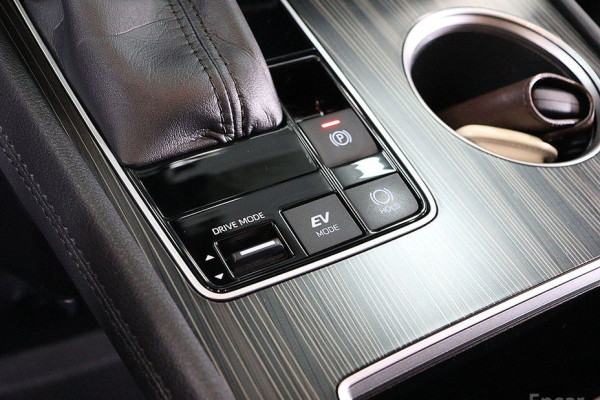 2023 Toyota Sienna с пробегом 33 945 км