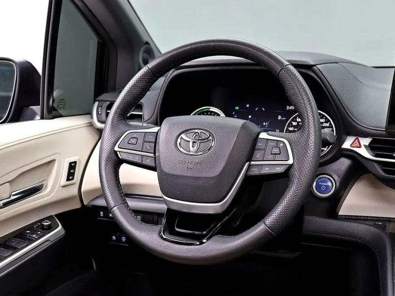 2022 Toyota Sienna с пробегом 71 177 км