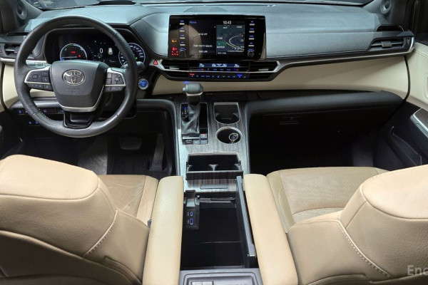 2022 Toyota Sienna с пробегом 83 568 км